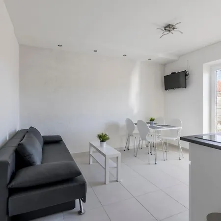 Apartment Anna - 20 M From The Sea Postira