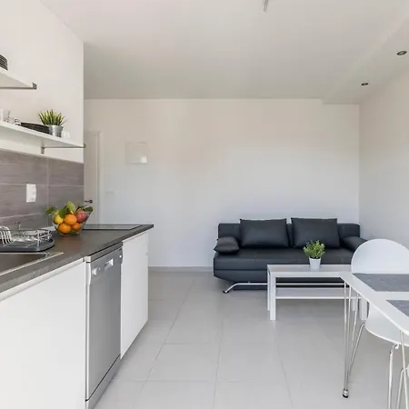 Apartman Anna - 20 M From The Sea Postira